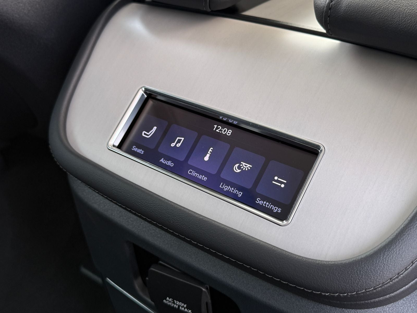 2027 Lincoln Navigator Premiere