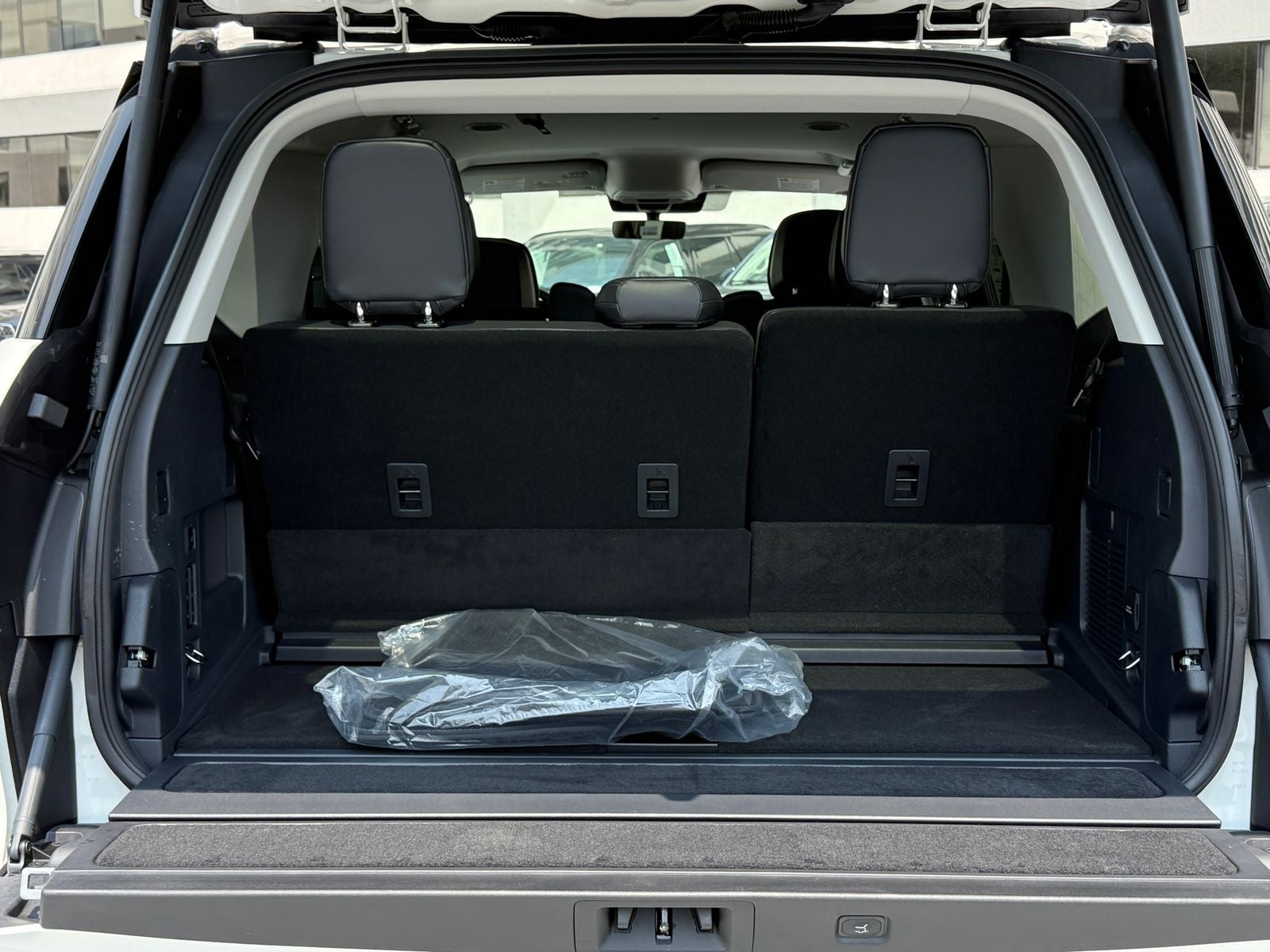 2027 Lincoln Navigator Premiere