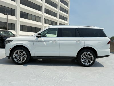 2027 Lincoln Navigator Premiere