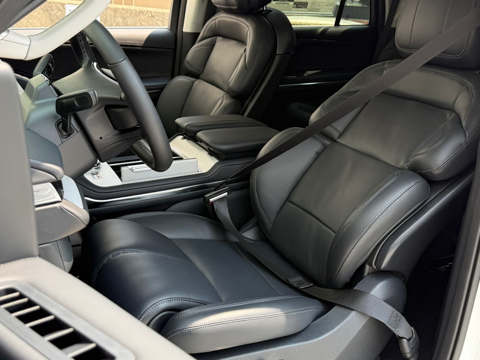 2027 Lincoln Navigator Premiere
