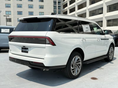 2027 Lincoln Navigator Premiere