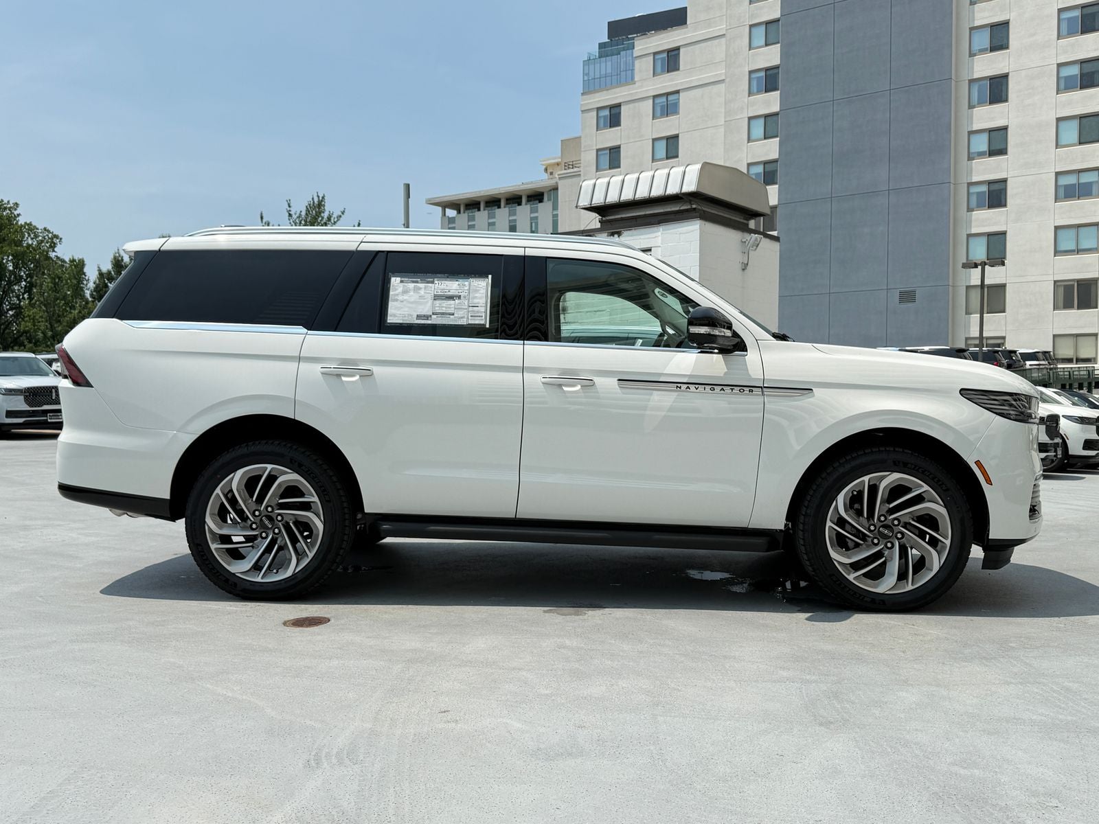 2027 Lincoln Navigator Premiere