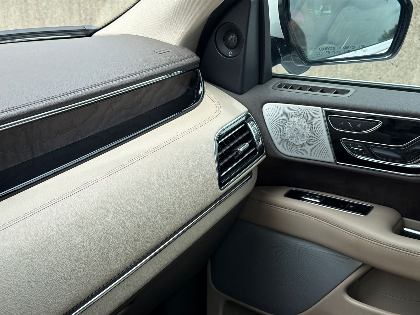 2023 Lincoln Navigator L Reserve