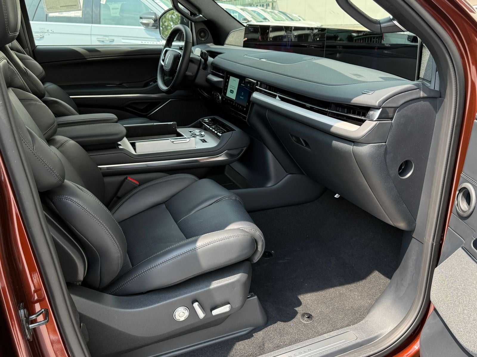 2027 Lincoln Navigator L Reserve