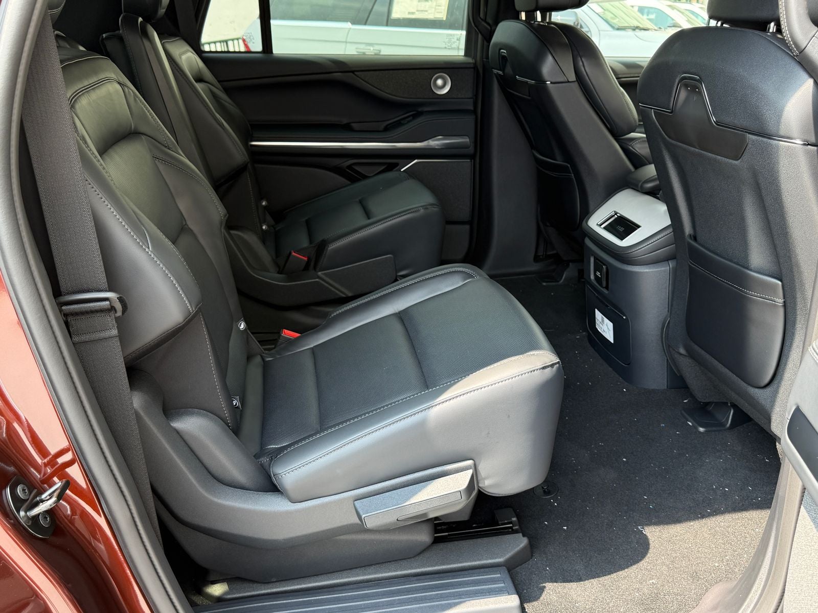 2027 Lincoln Navigator L Reserve