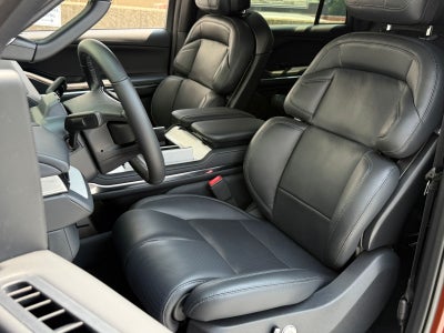 2027 Lincoln Navigator L Reserve