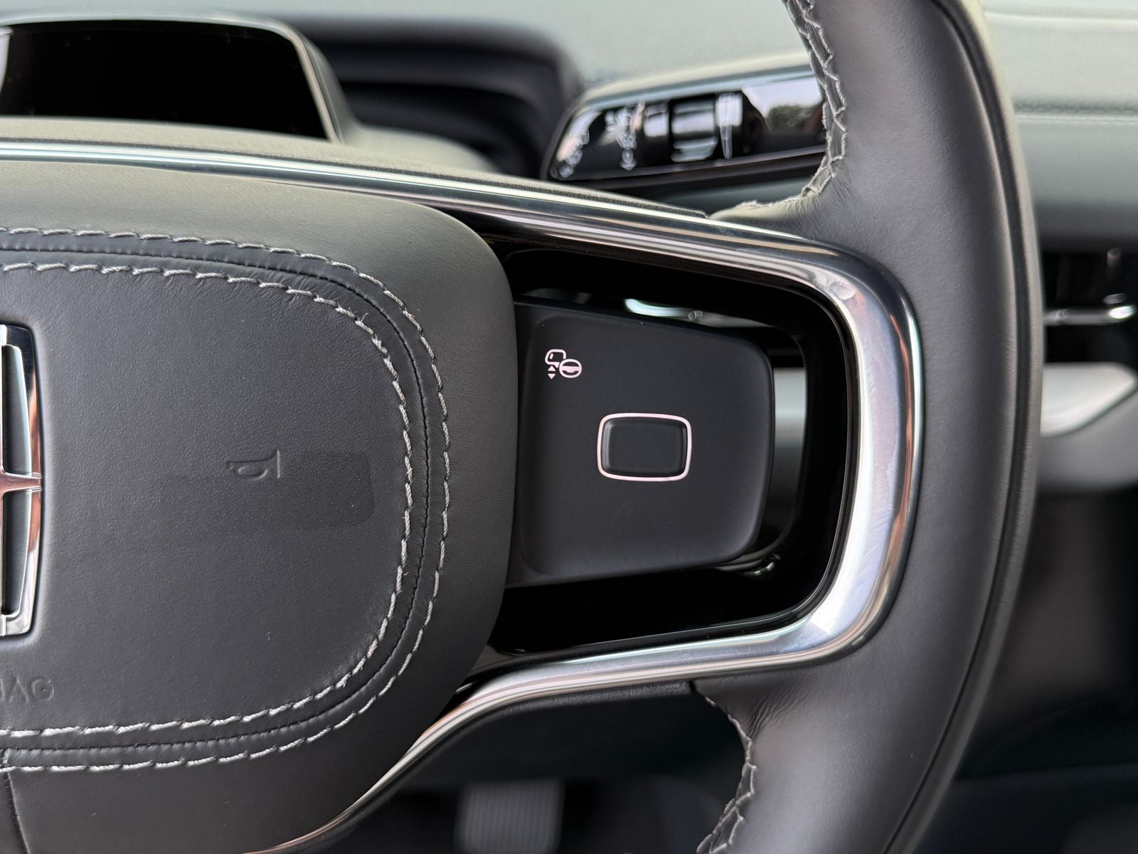 2027 Lincoln Navigator L Reserve