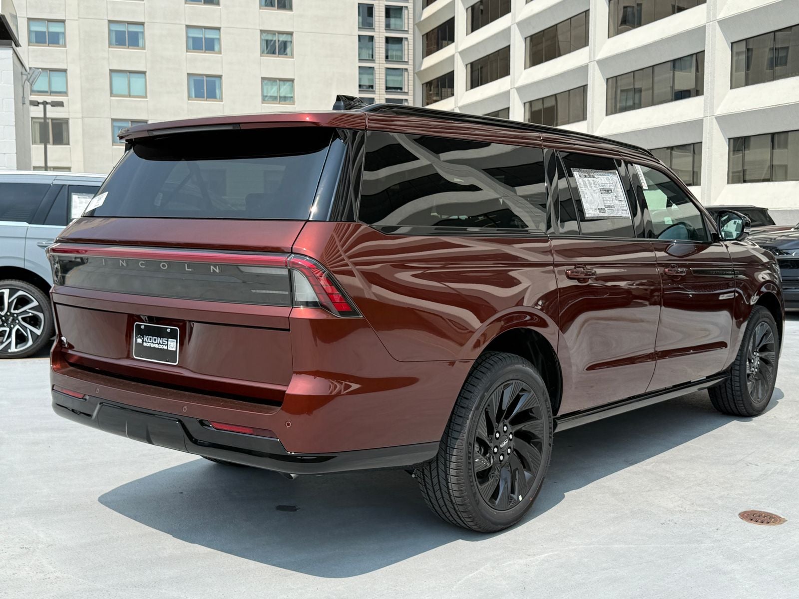 2027 Lincoln Navigator L Reserve