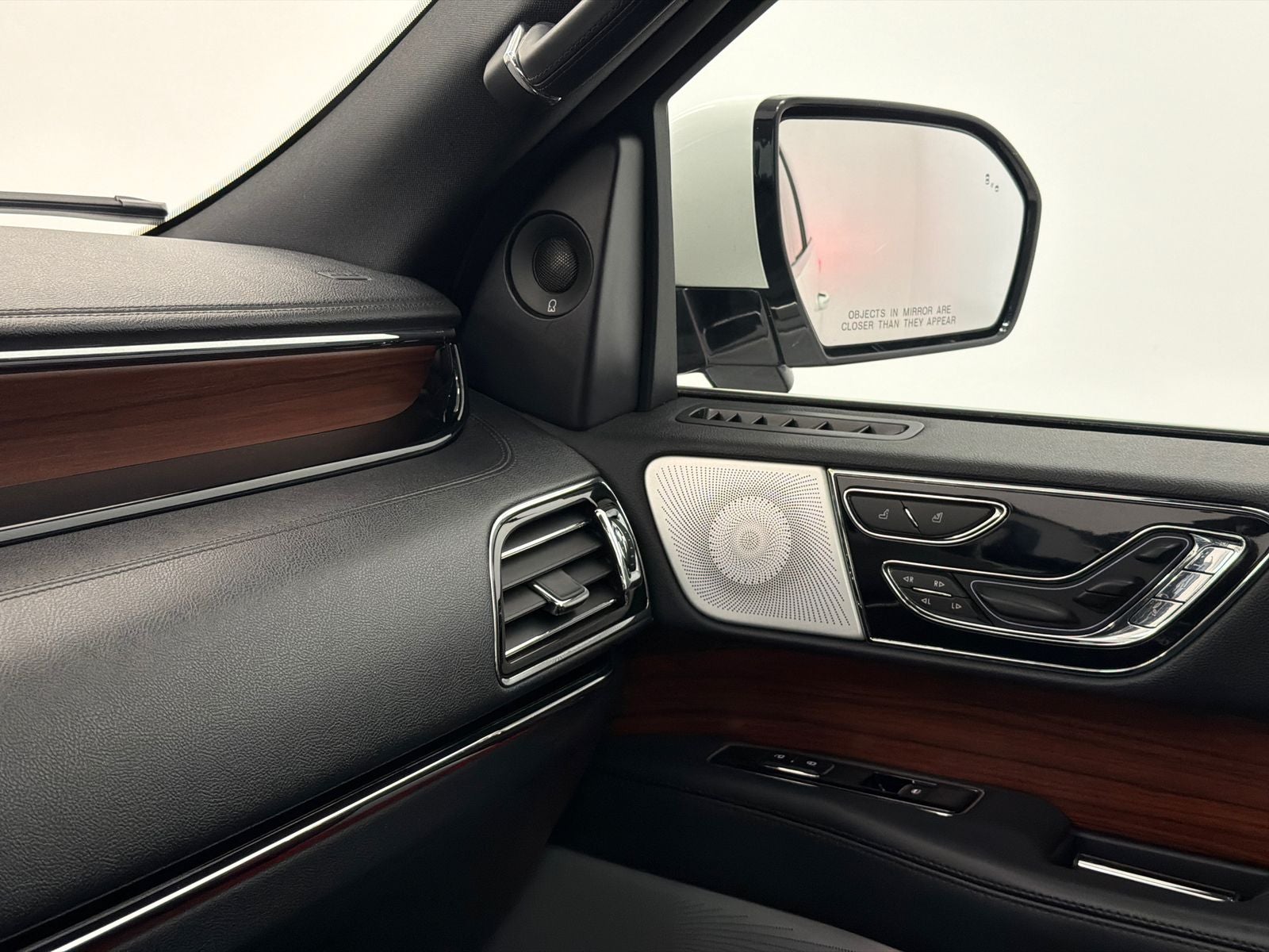 2023 Lincoln Navigator L Reserve