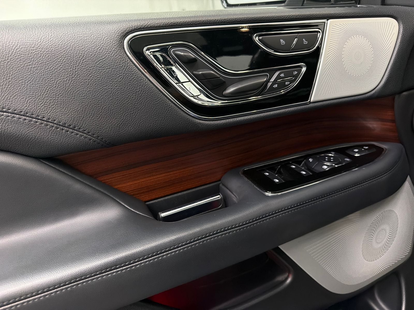 2023 Lincoln Navigator L Reserve