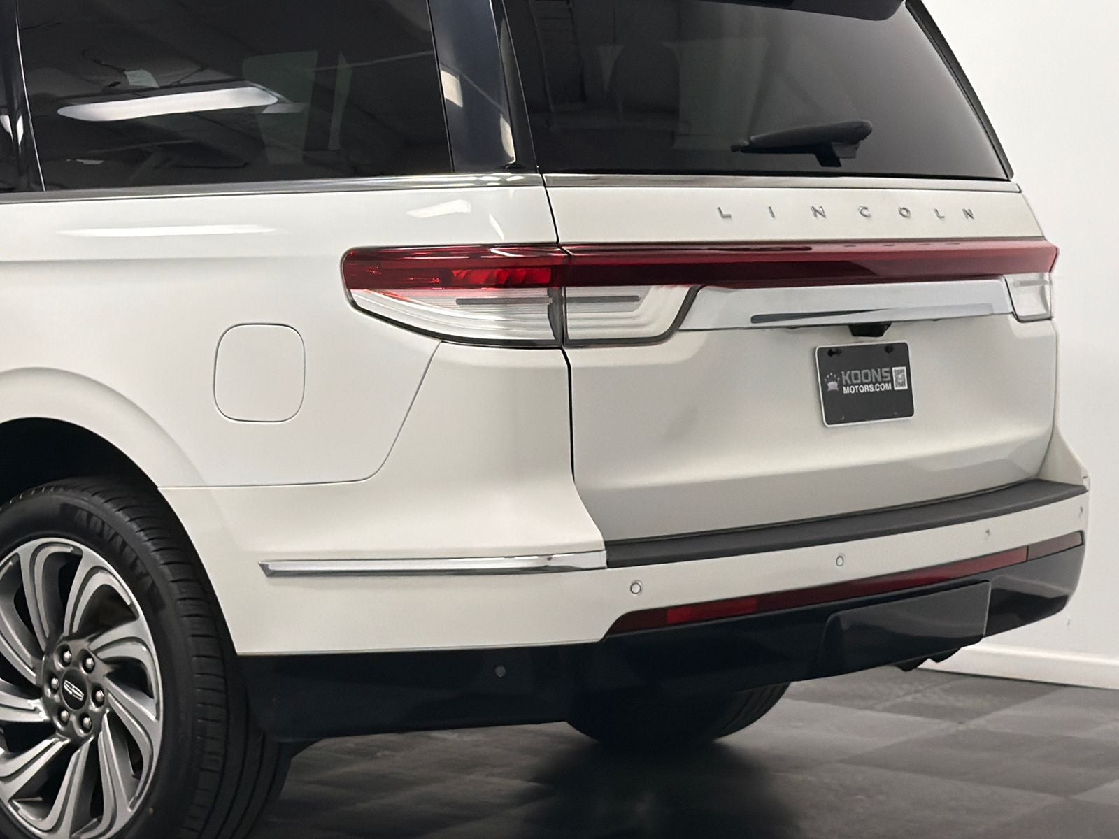 2023 Lincoln Navigator L Reserve