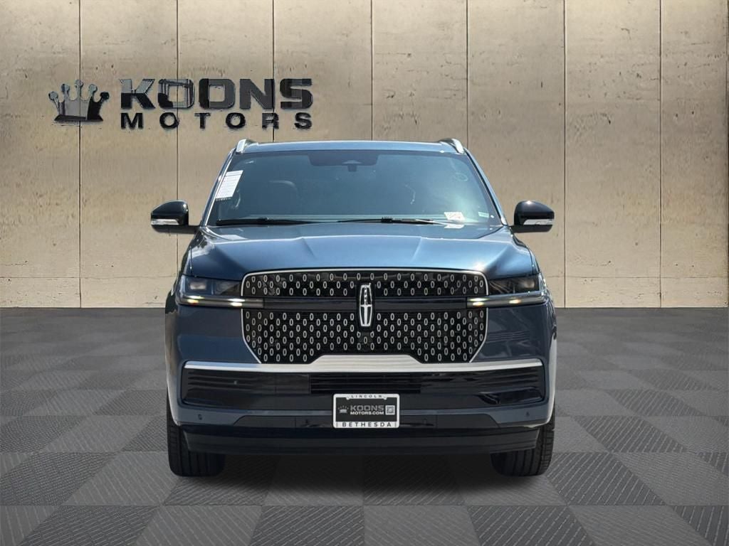 2027 Lincoln Navigator L Reserve