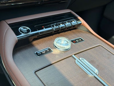 2027 Lincoln Navigator L Reserve