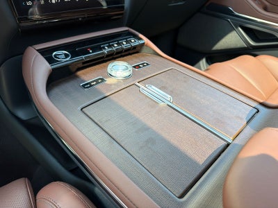 2027 Lincoln Navigator L Reserve