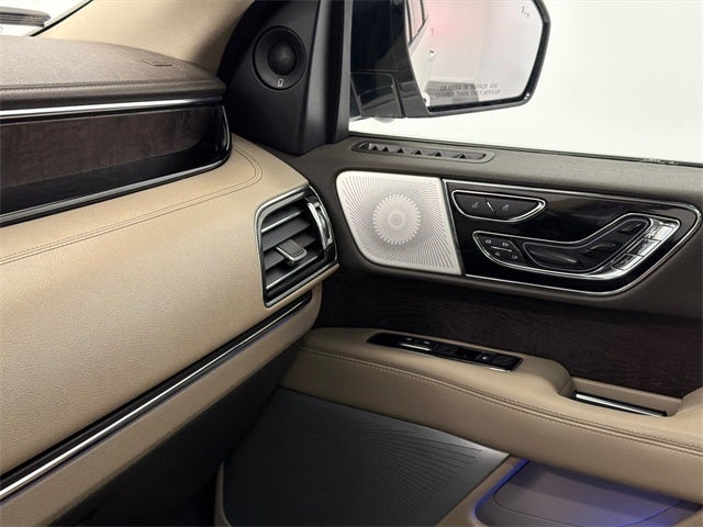 2022 Lincoln Navigator L Reserve