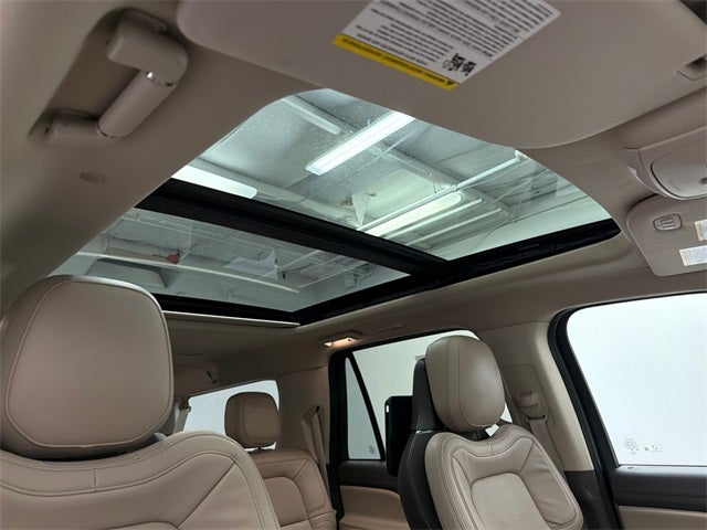 2022 Lincoln Navigator L Reserve