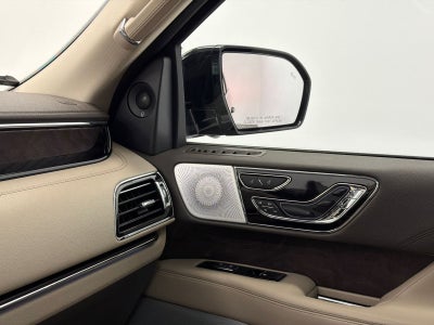 2022 Lincoln Navigator L Reserve