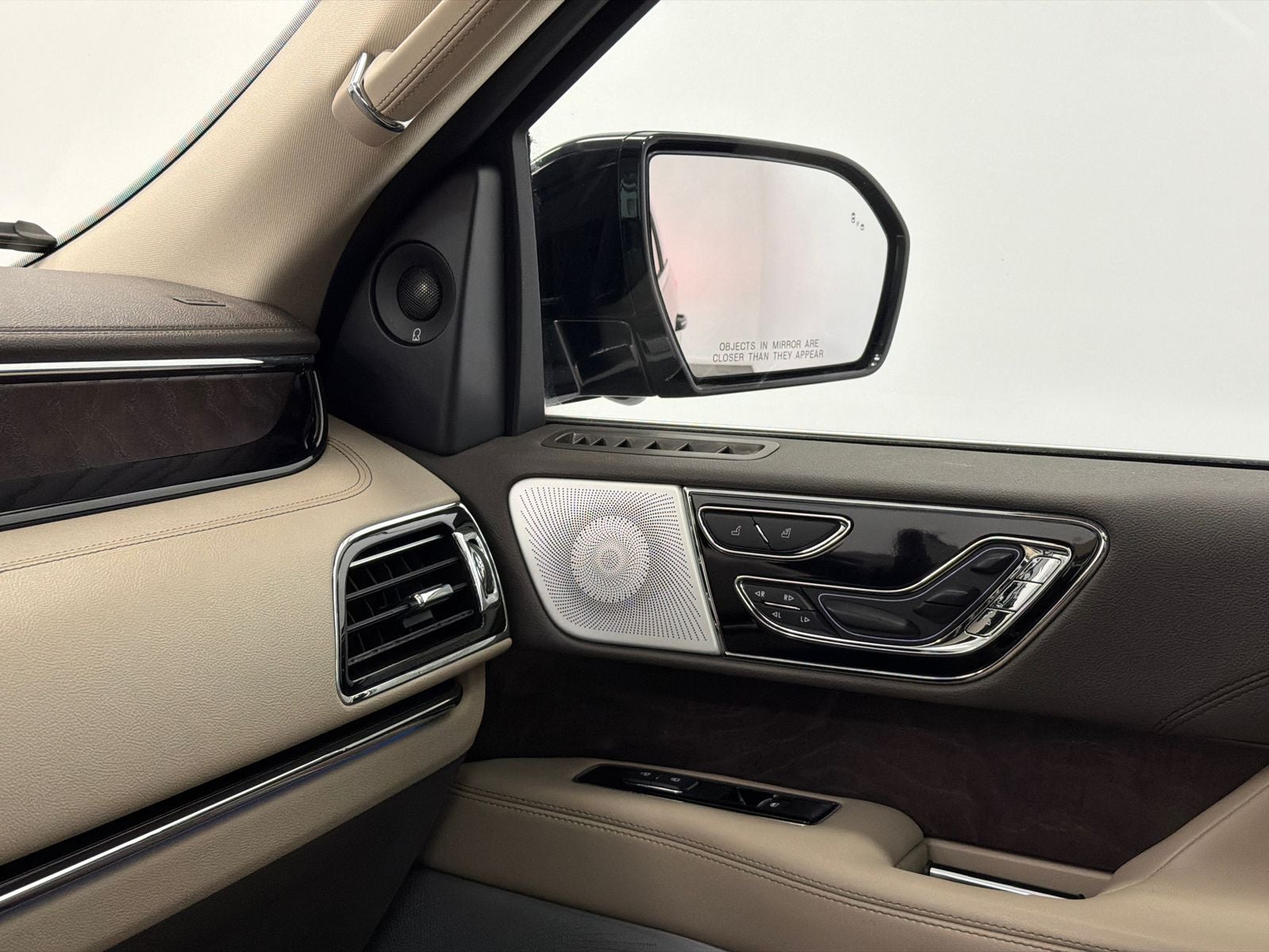 2022 Lincoln Navigator L Reserve