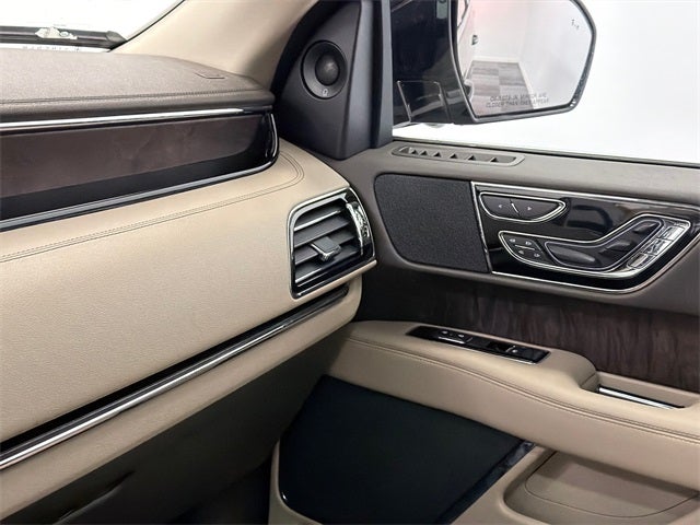 2022 Lincoln Navigator L L Reserve