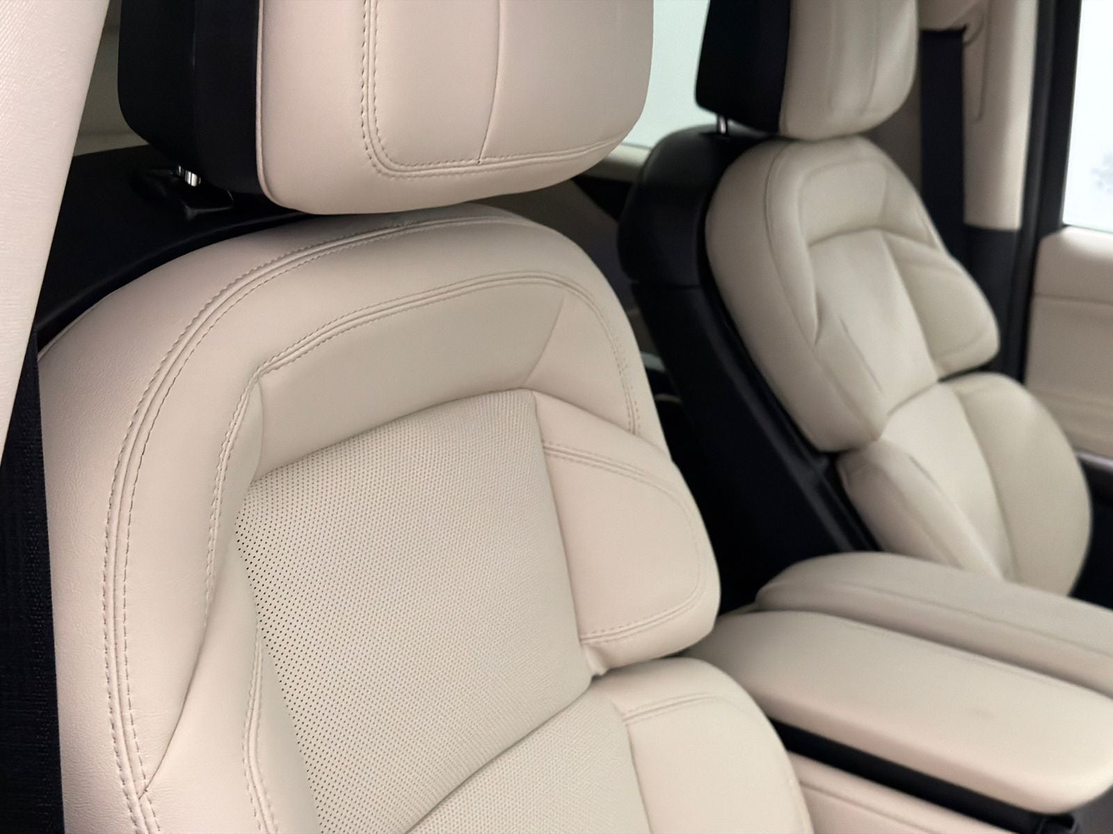 2027 Lincoln Navigator L Premiere