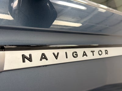 2027 Lincoln Navigator L Premiere