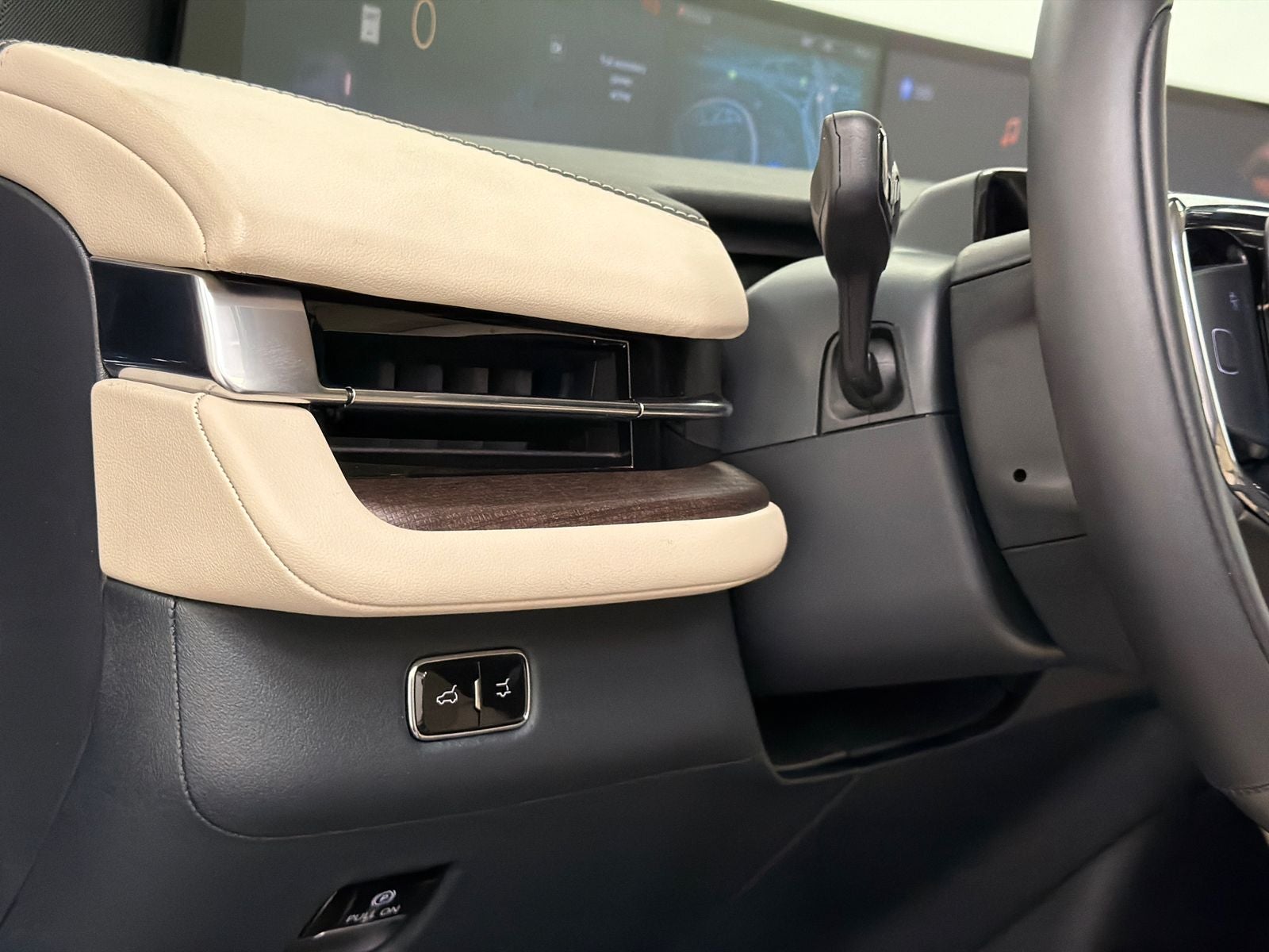2027 Lincoln Navigator L Premiere