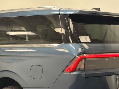 2027 Lincoln Navigator L Premiere