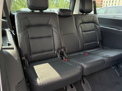 2027 Lincoln Navigator L Premiere