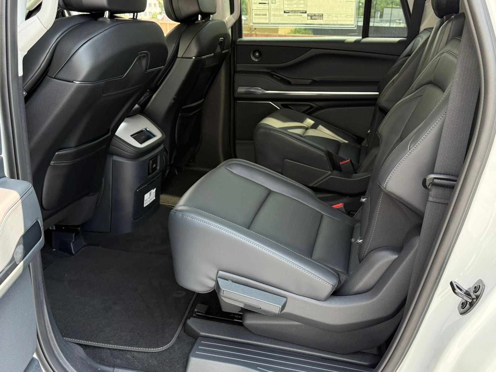 2027 Lincoln Navigator L Premiere