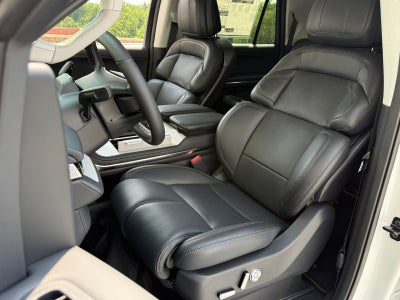2027 Lincoln Navigator L Premiere