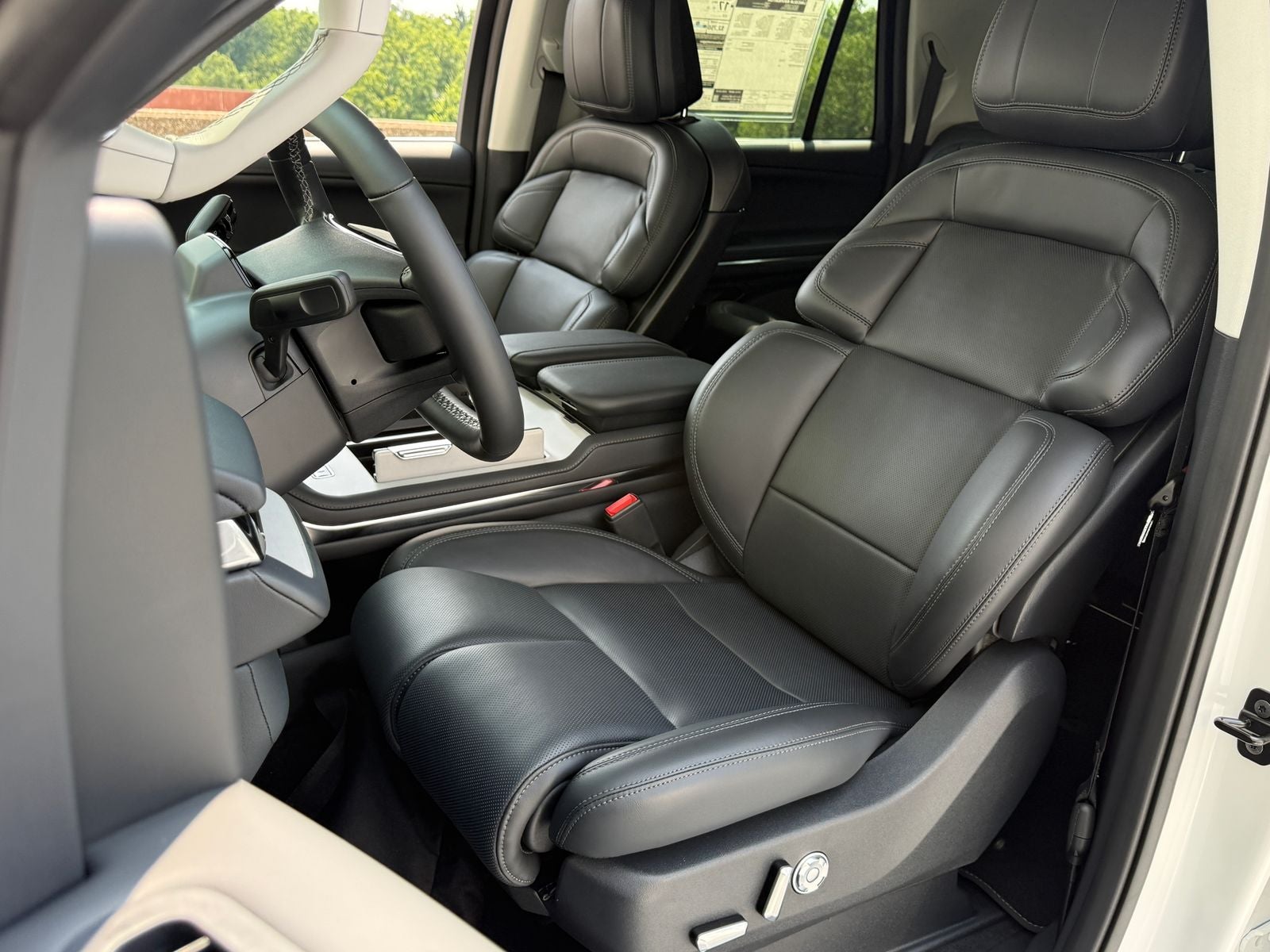 2027 Lincoln Navigator L Premiere