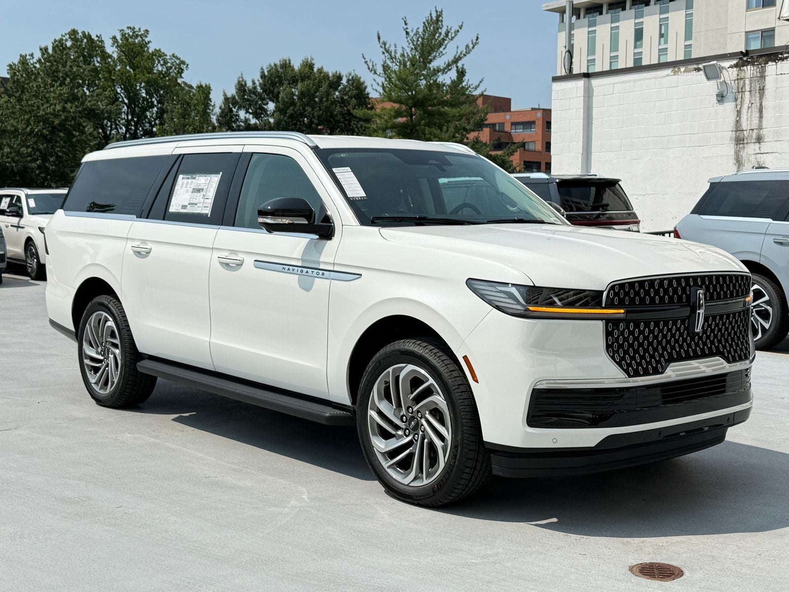 2027 Lincoln Navigator L Premiere