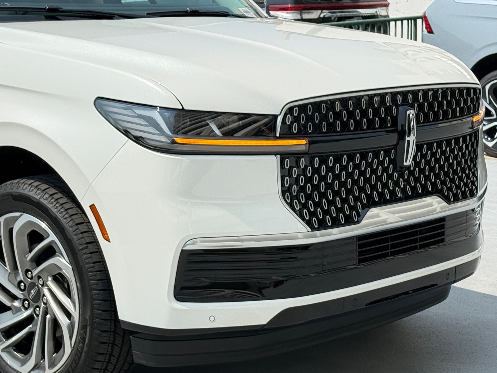 2027 Lincoln Navigator L Premiere