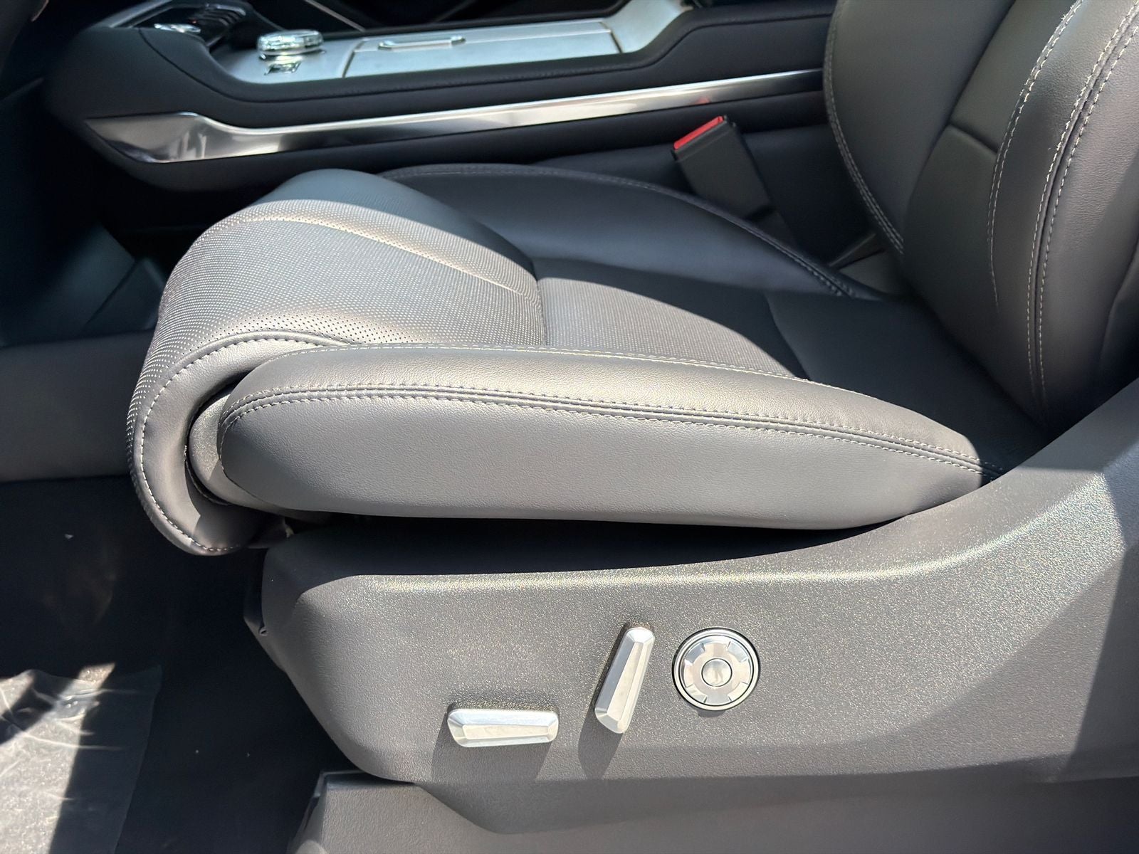 2027 Lincoln Navigator L Premiere
