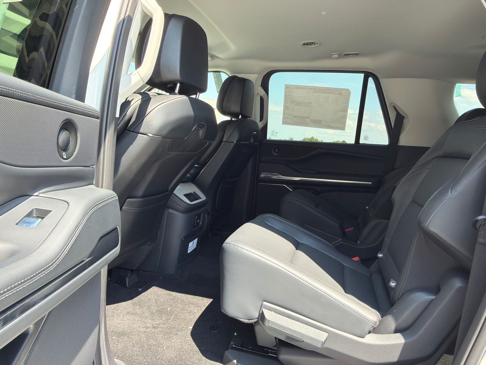 2027 Lincoln Navigator L Premiere
