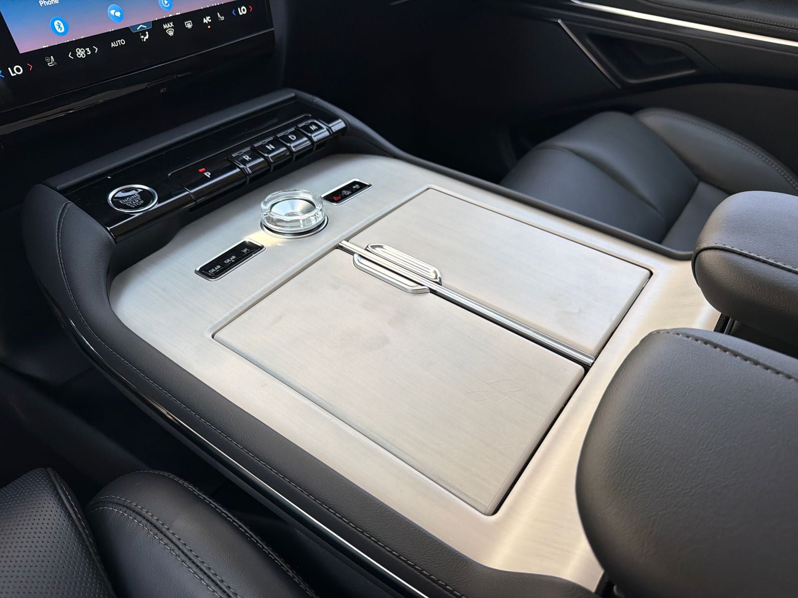2027 Lincoln Navigator L Premiere