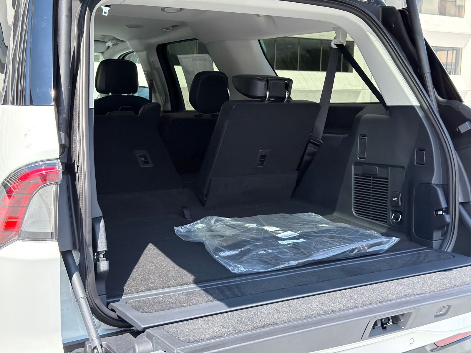 2027 Lincoln Navigator L Premiere
