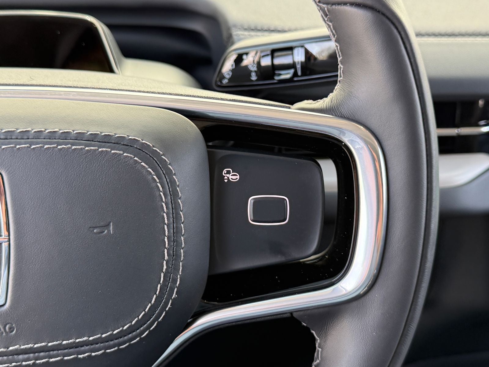 2026 Lincoln Navigator L Premiere