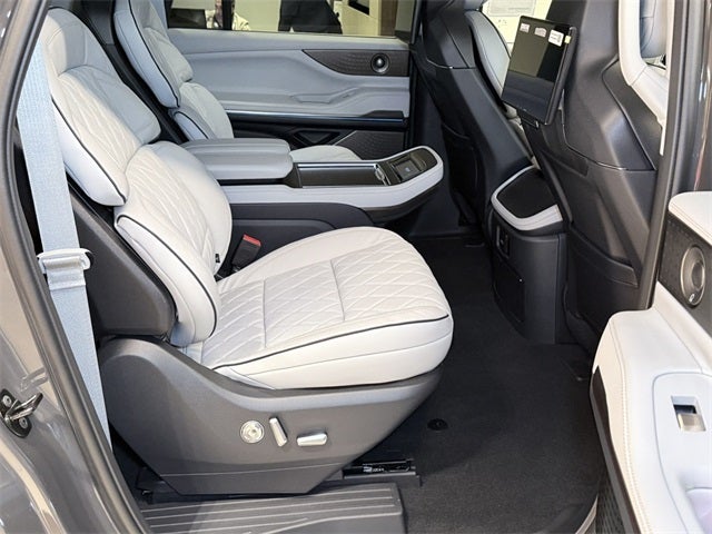 2026 Lincoln Navigator L Black Label