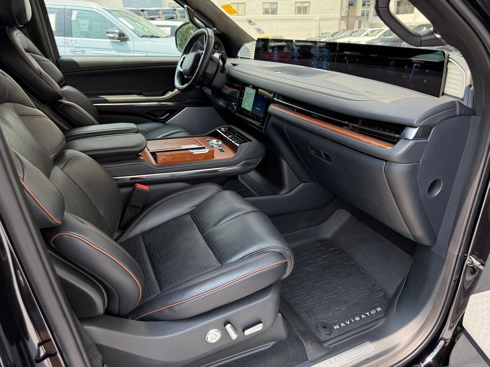 2025 Lincoln Navigator L Black Label