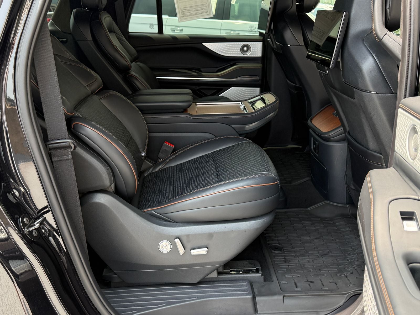 2025 Lincoln Navigator L Black Label