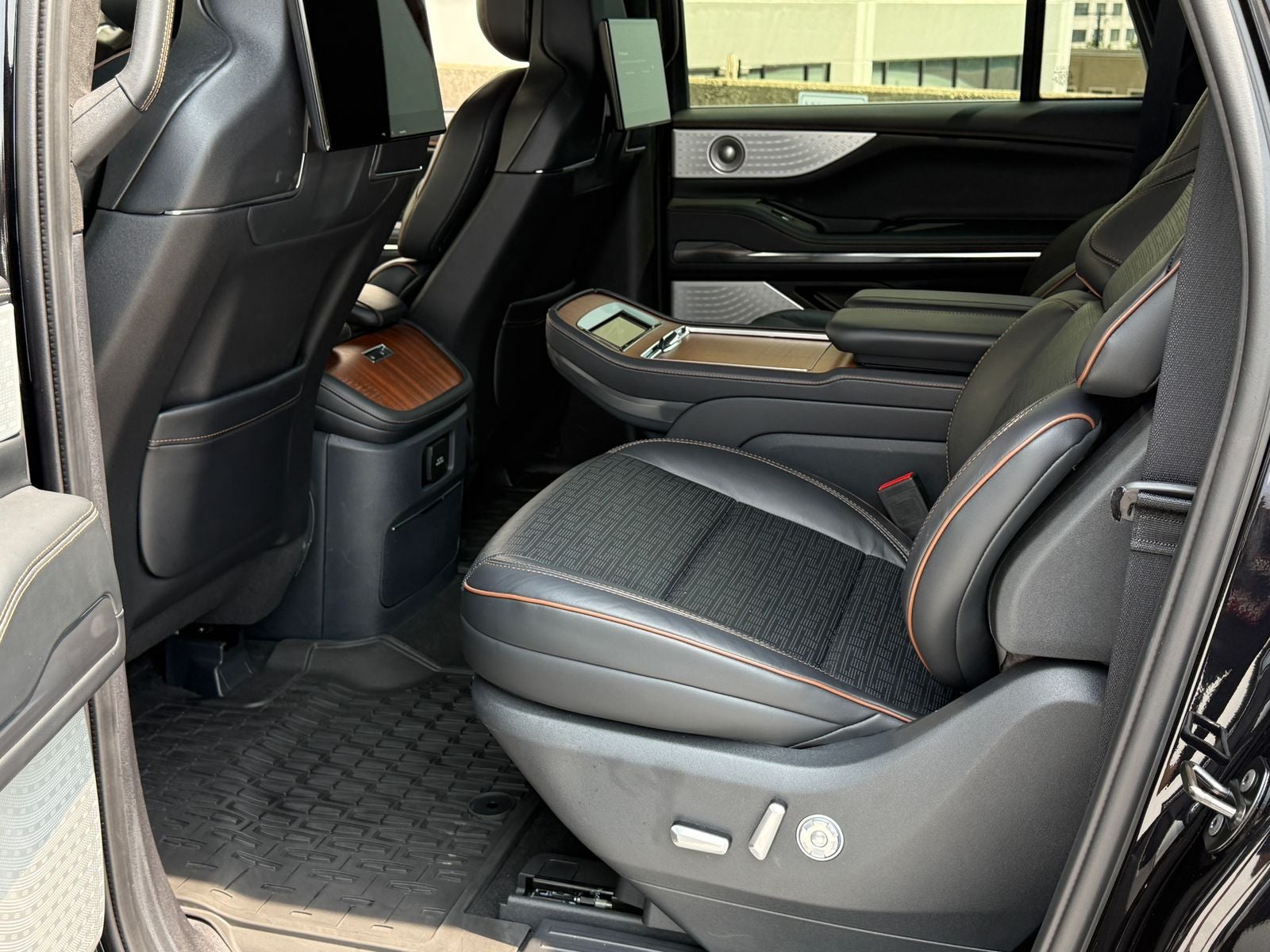 2025 Lincoln Navigator L Black Label