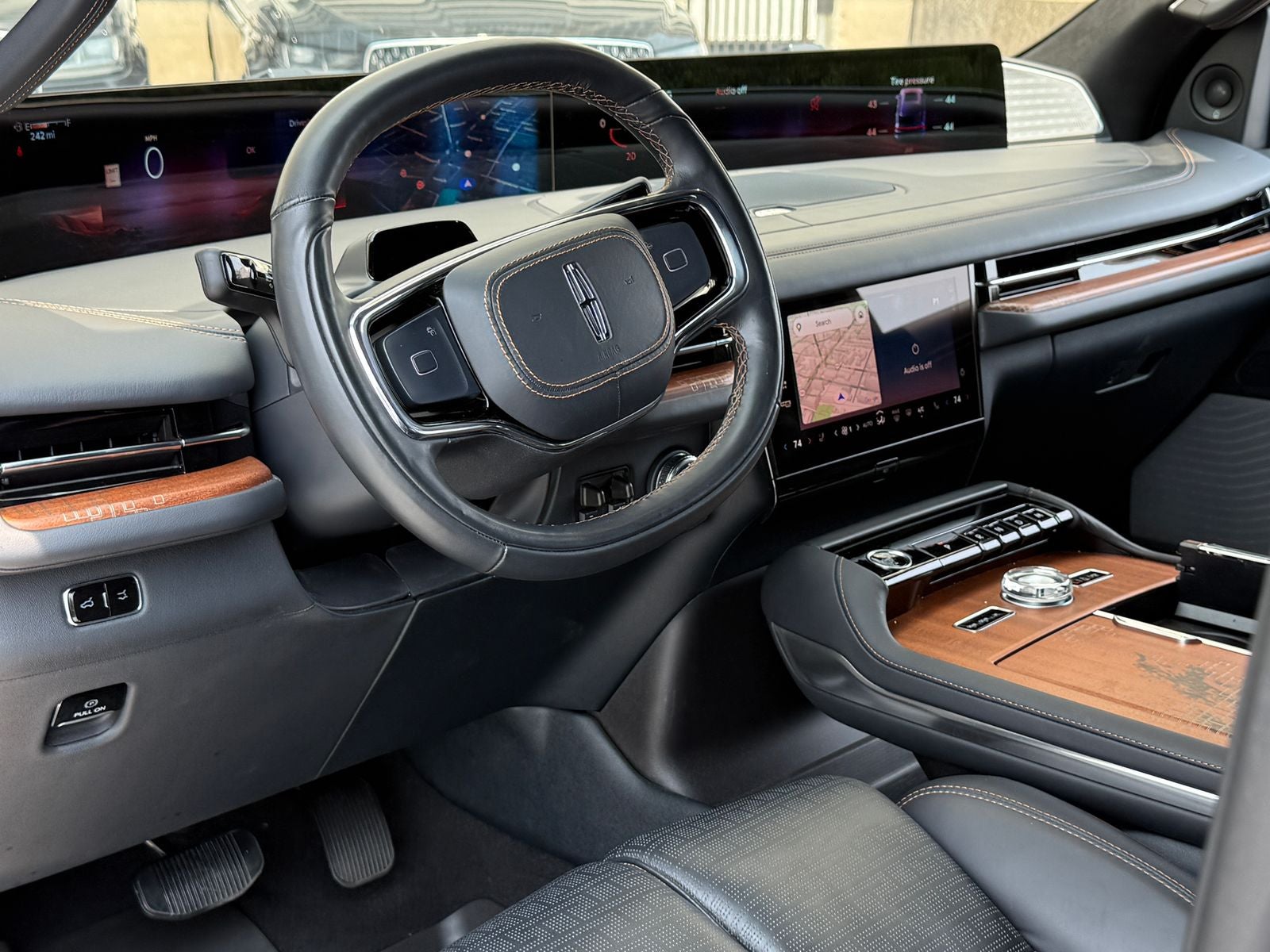 2025 Lincoln Navigator L Black Label