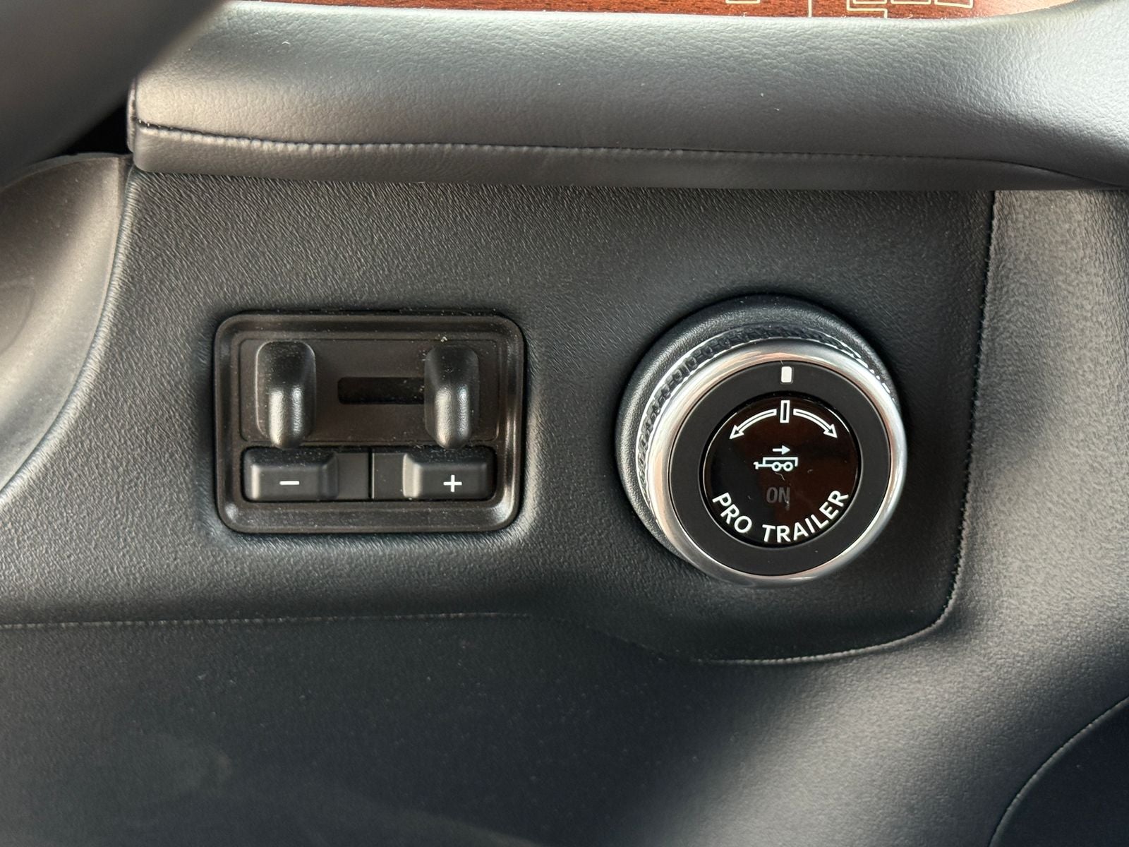 2025 Lincoln Navigator L Black Label