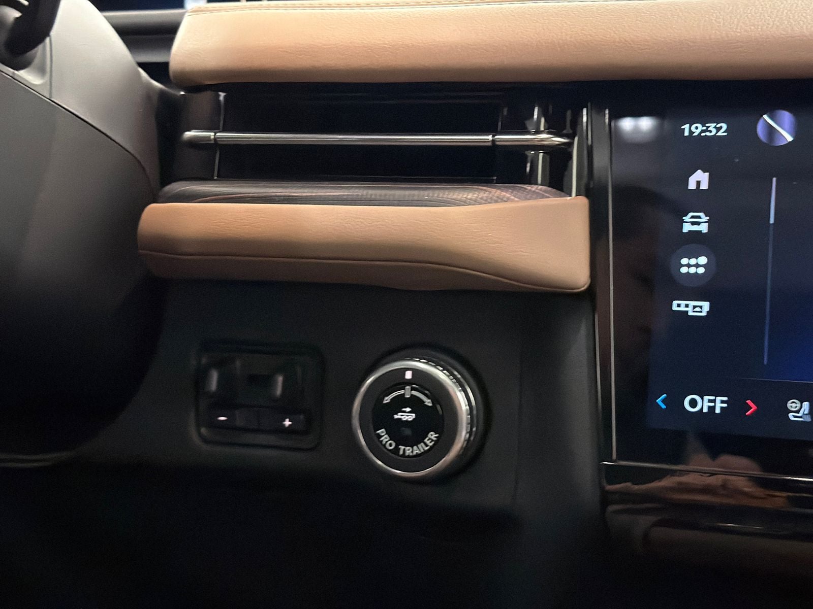 2025 Lincoln Navigator L Black Label