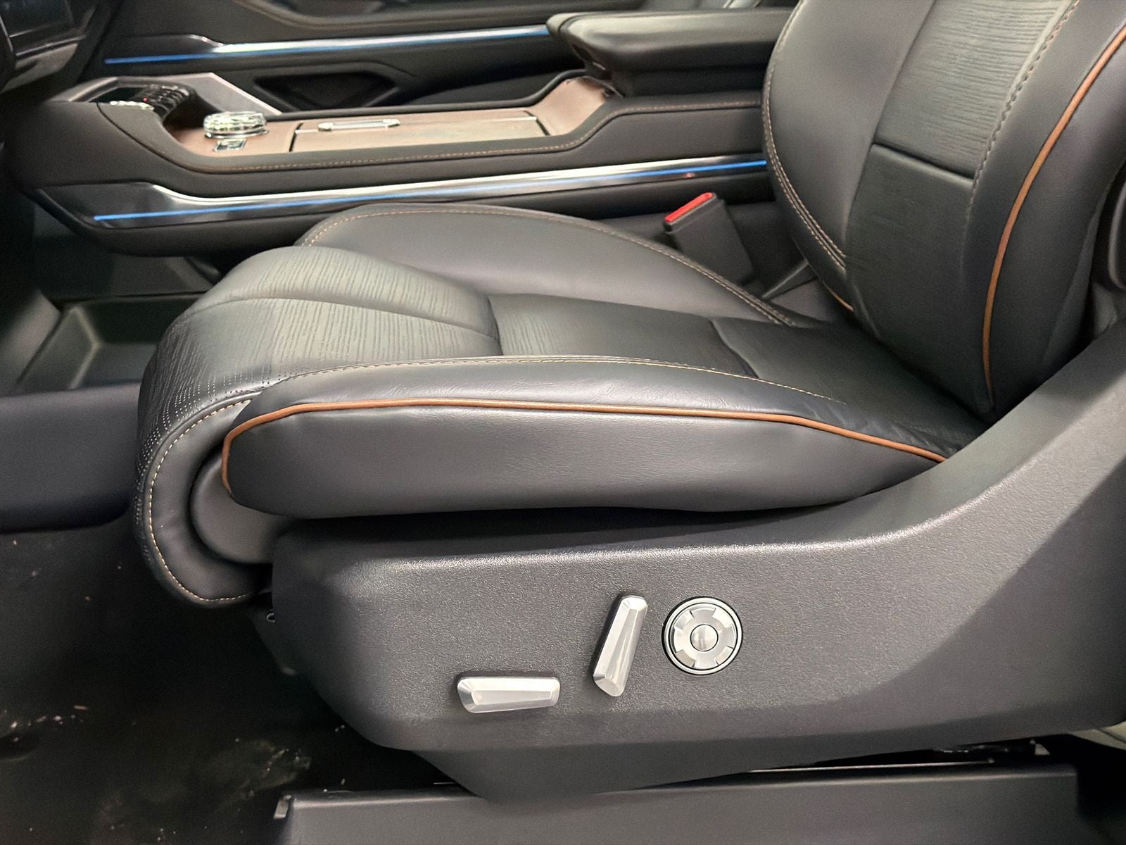 2026 Lincoln Navigator L Black Label