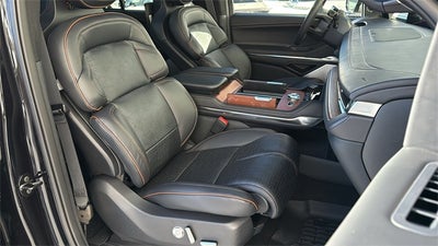 2025 Lincoln Navigator L Black Label