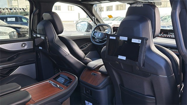 2025 Lincoln Navigator L Black Label
