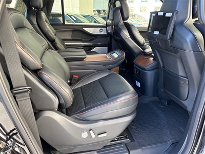 2025 Lincoln Navigator L Black Label