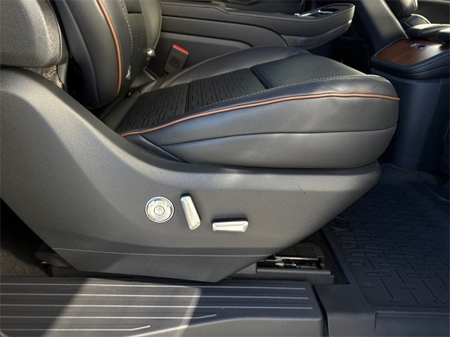 2025 Lincoln Navigator L Black Label